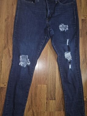 Levi's Ripped Dark Blue Skinny Jeans
